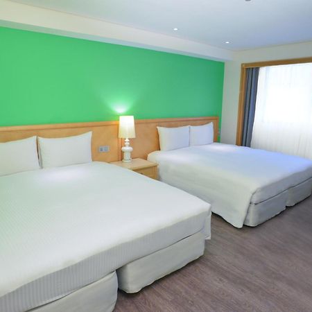 Green World Triple Beds Taipei Luaran gambar