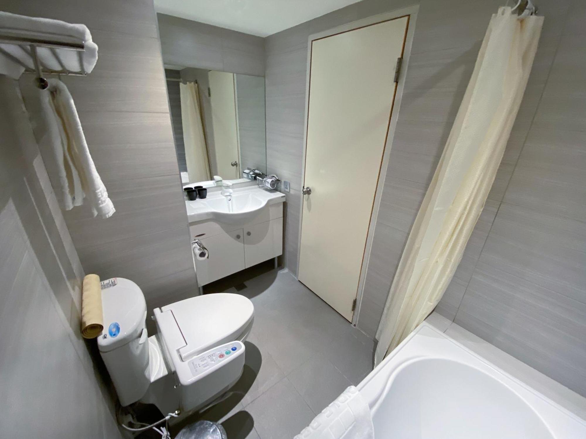 Green World Triple Beds Taipei Bilik gambar
