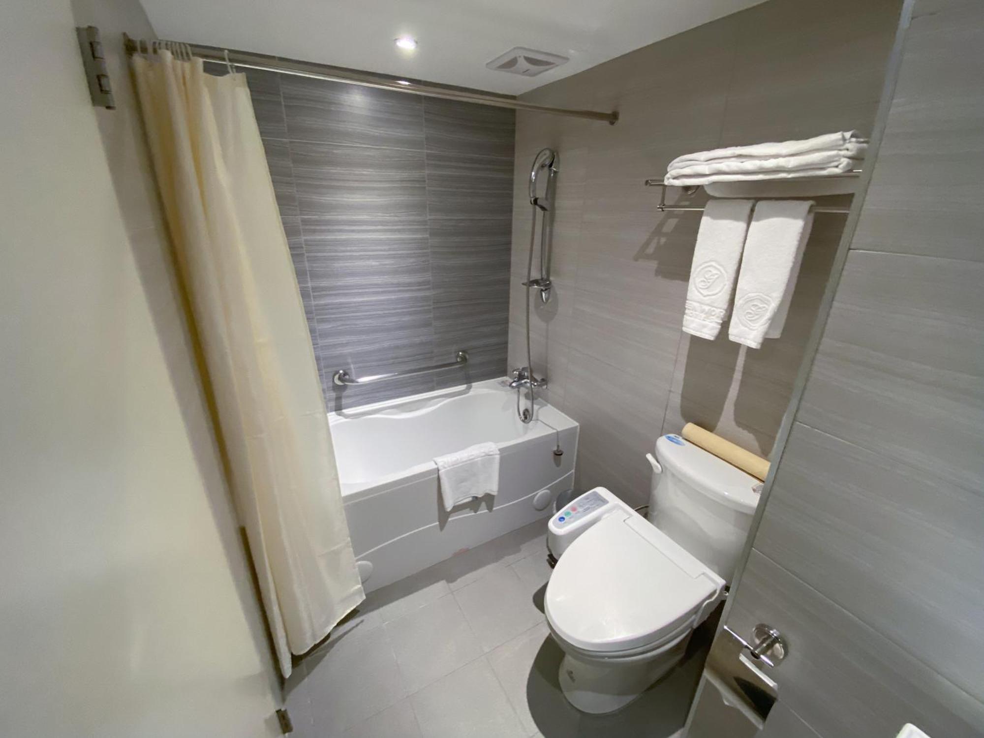 Green World Triple Beds Taipei Bilik gambar